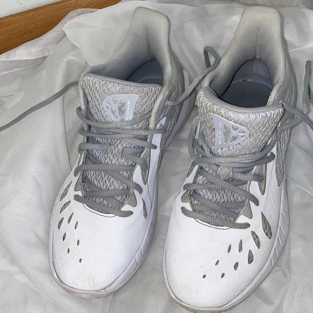 Under Armour HOVR HOVAC grey white basketball shoes GOOD CONDITION